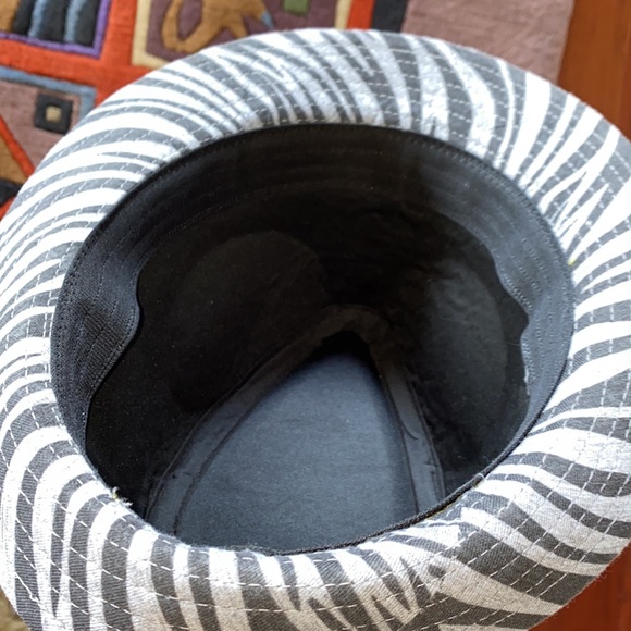 Animal Print Fedora OS - Picture 5 of 11